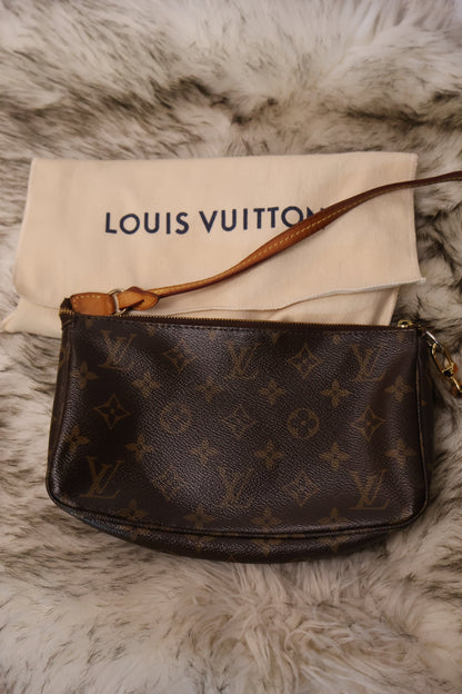 Louis Vuitton Pochette Accessoires Monogram Canvas
