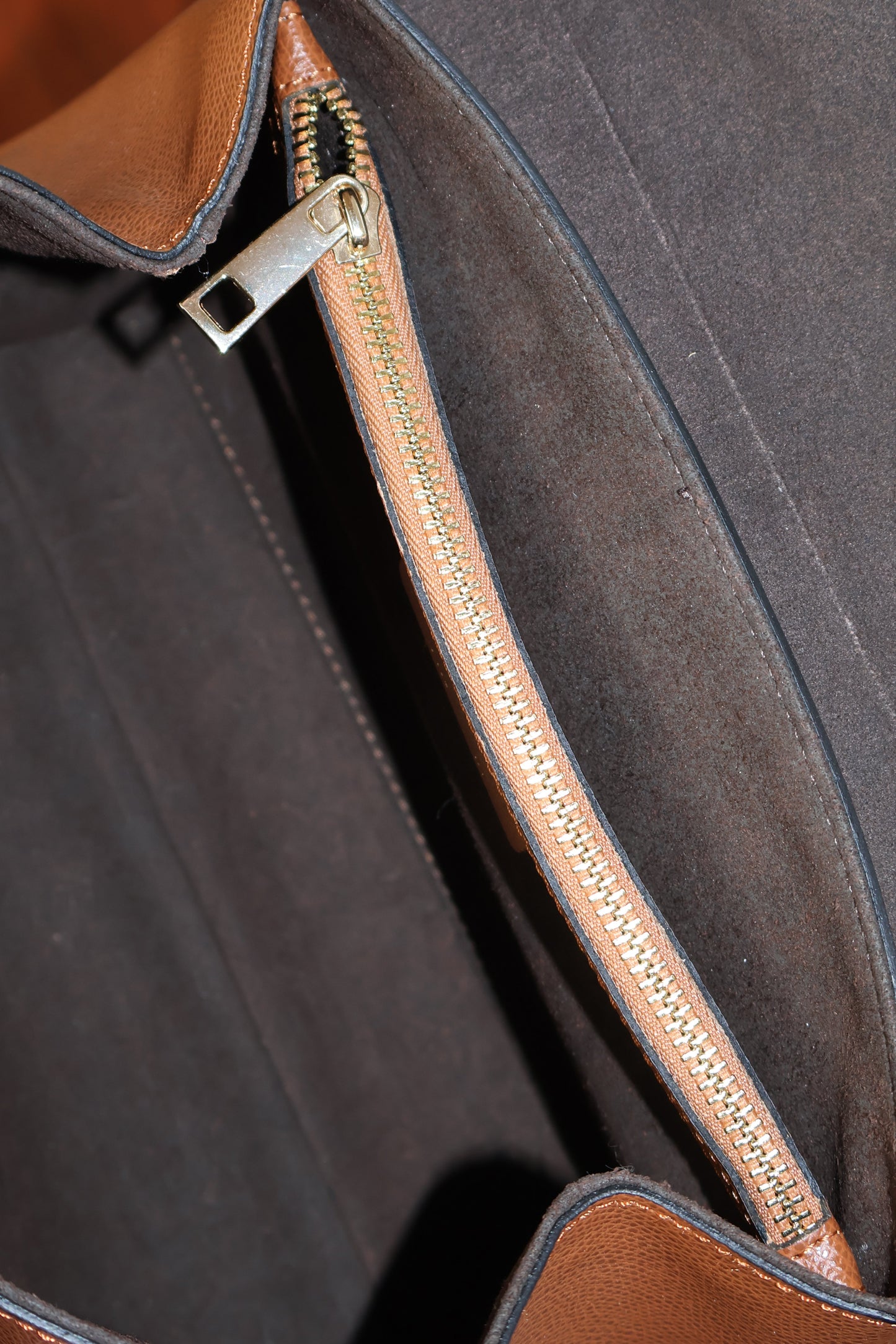 Piumelli Leather Crossbody Bag