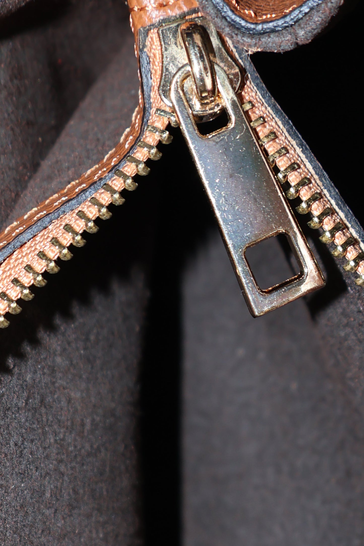 Piumelli Leather Crossbody Bag