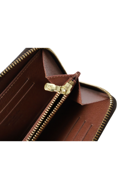 Louis Vuitton Zippy Wallet