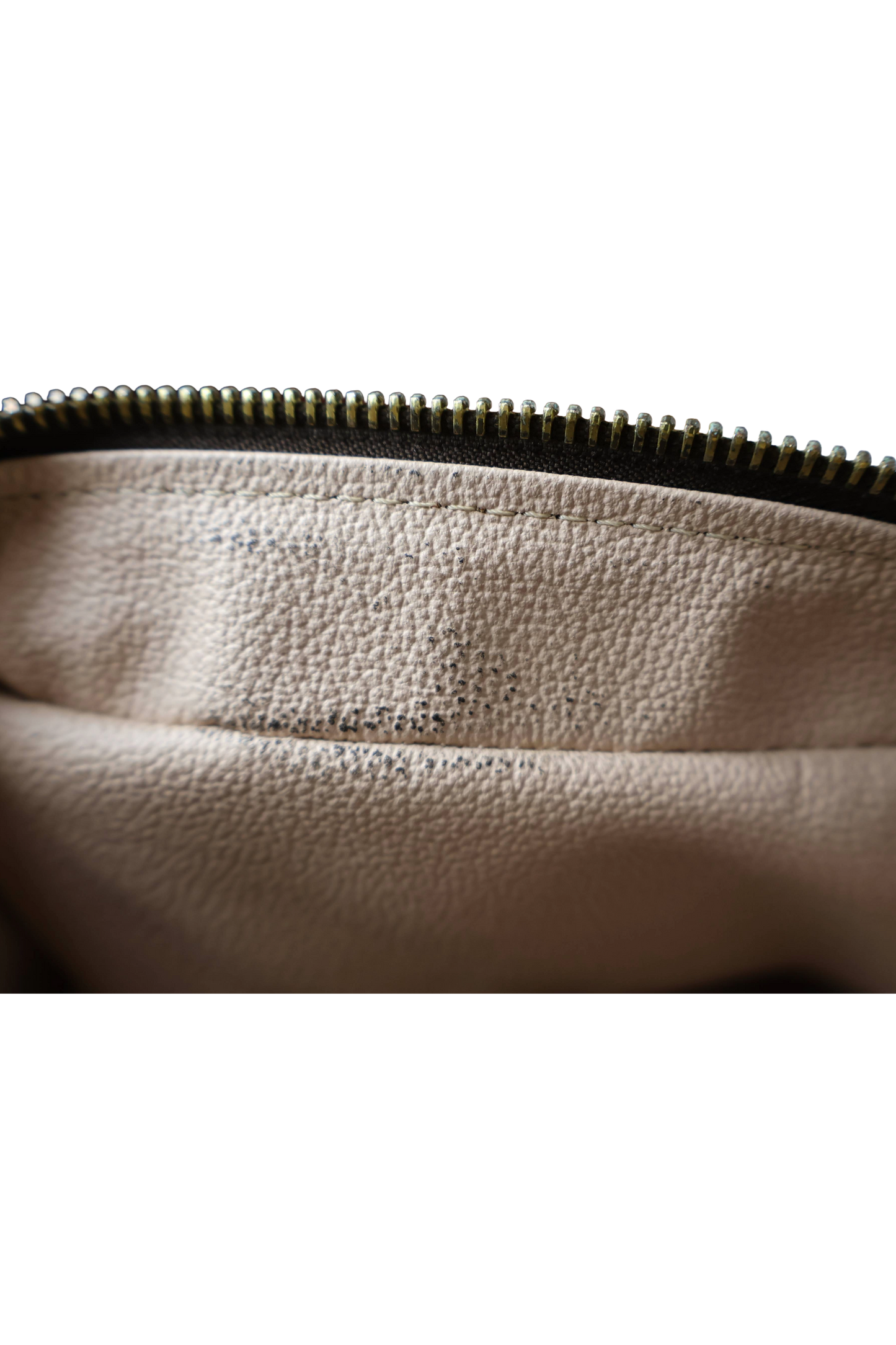 Louis Vuitton Trousse Toilette 28