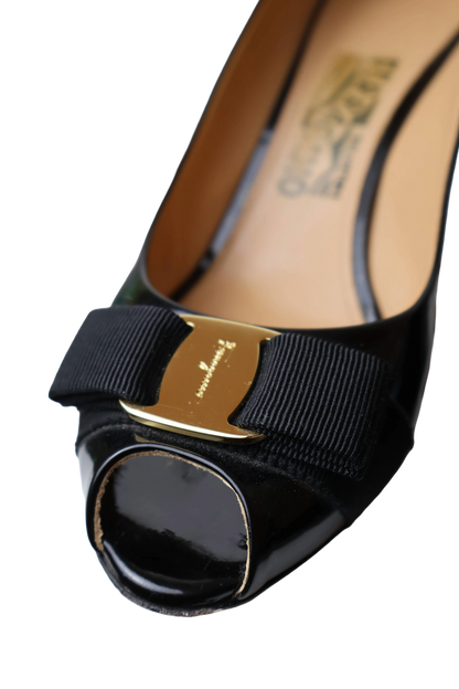 Salvatore Ferragamo Vara Bow Peep Toe