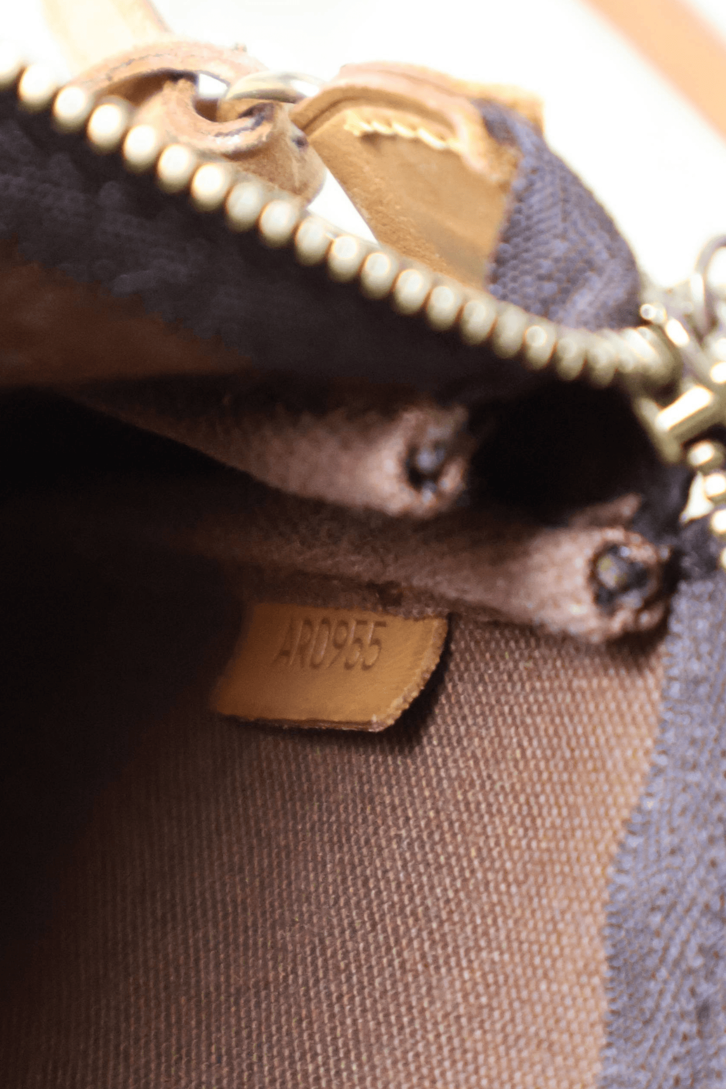 Louis Vuitton Pochette Accessoires - Vintage