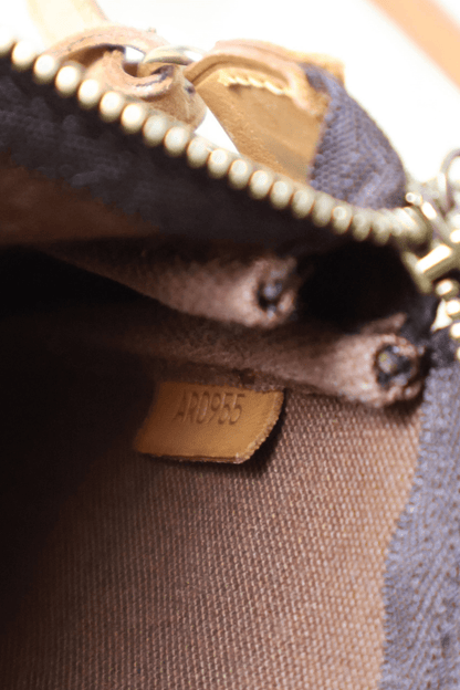 Louis Vuitton Pochette Accessoires - Vintage